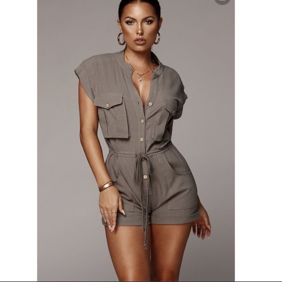 NWT JLUXLABEL Black Utility Romper - Picture 2 of 13
